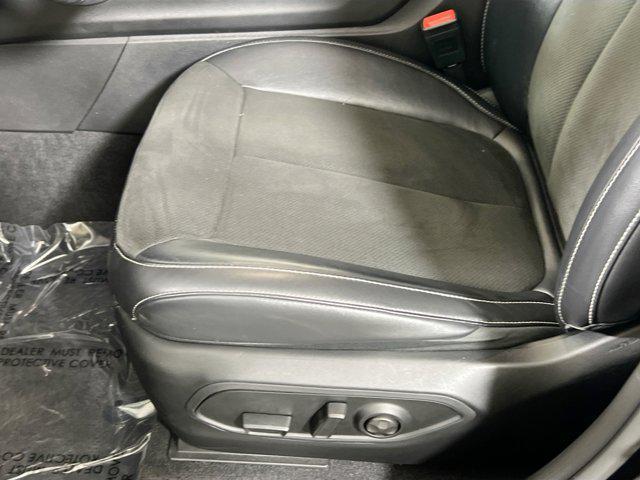 used 2022 Jeep Grand Cherokee car, priced at $33,428