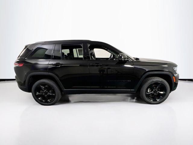 used 2022 Jeep Grand Cherokee car, priced at $33,428