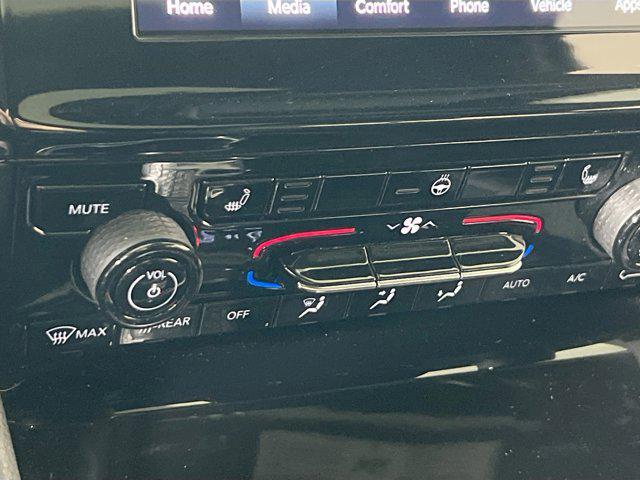 used 2023 Jeep Grand Cherokee car, priced at $35,880
