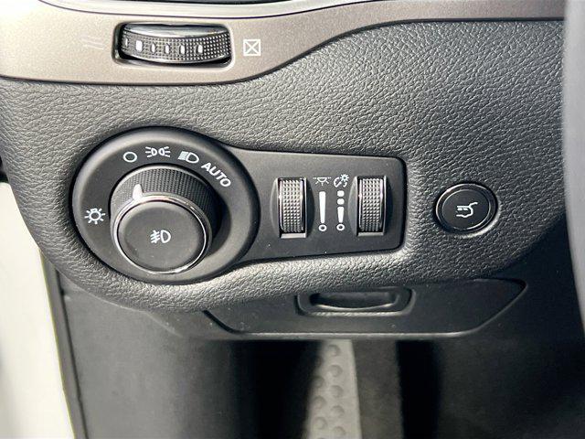 used 2022 Jeep Cherokee car, priced at $28,464
