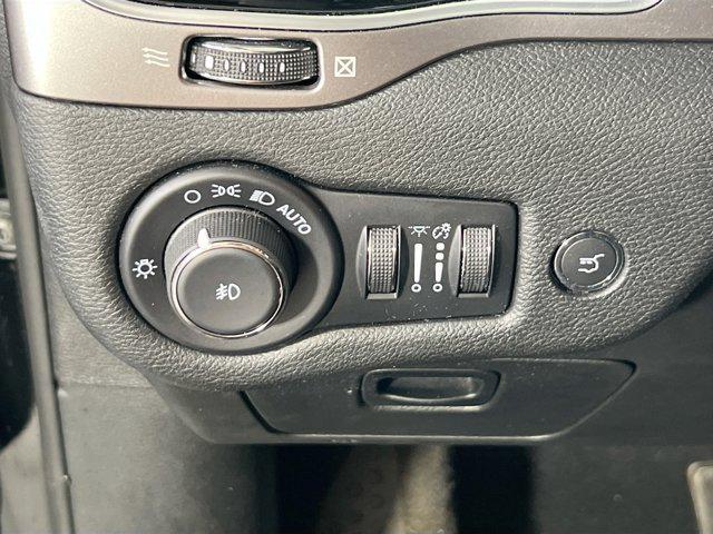 used 2022 Jeep Cherokee car, priced at $25,411