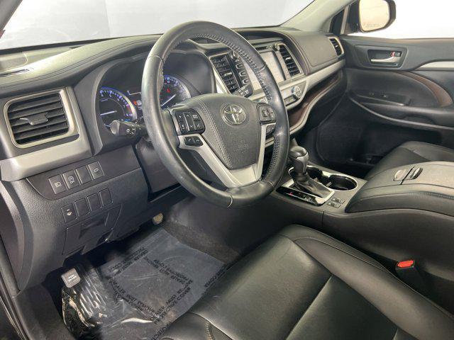 used 2019 Toyota Highlander car, priced at $28,172