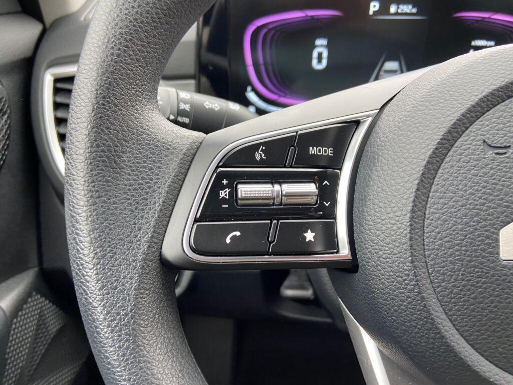 used 2025 Kia Seltos car, priced at $24,622