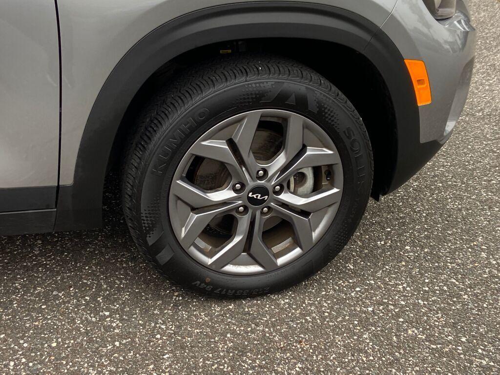 used 2025 Kia Seltos car, priced at $24,622