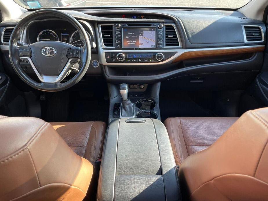 used 2017 Toyota Highlander Hybrid car, priced at $28,991