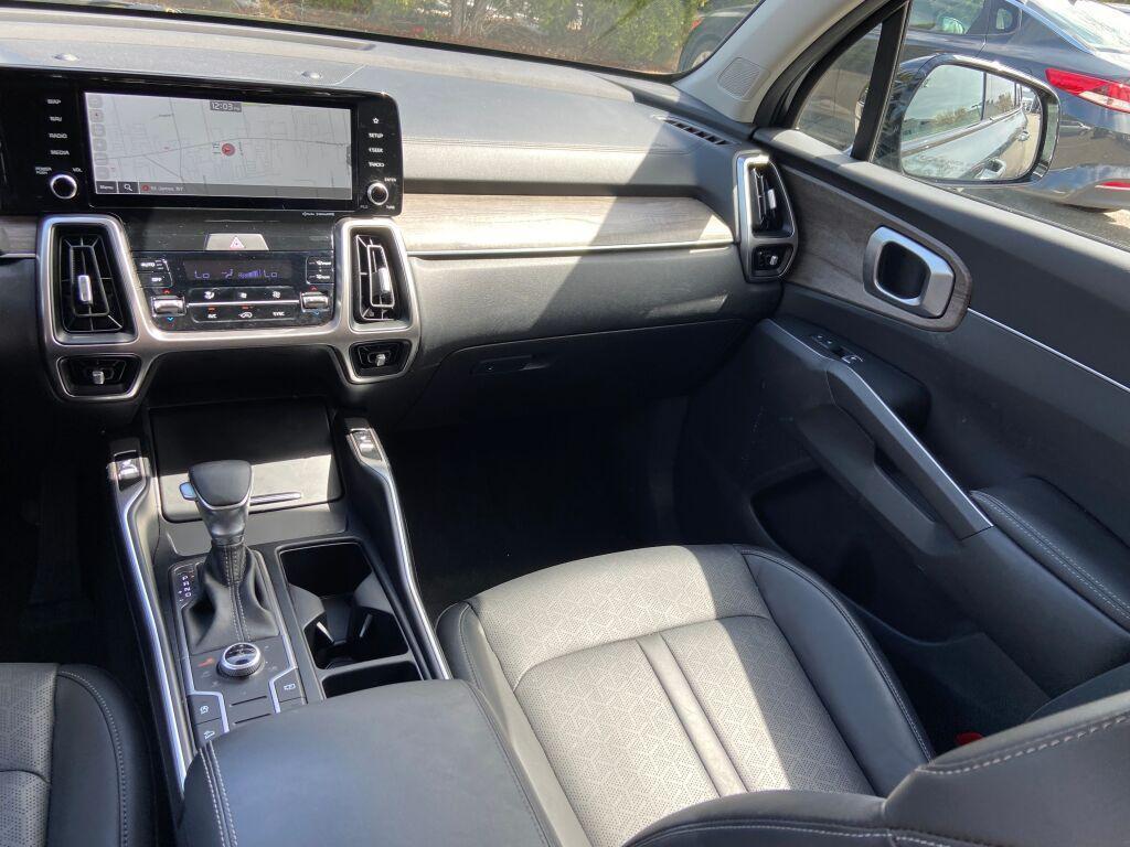 used 2022 Kia Sorento car, priced at $28,495
