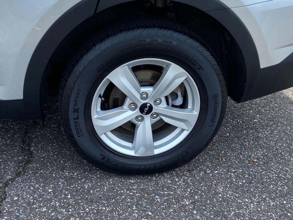 used 2022 Kia Sorento car, priced at $24,495