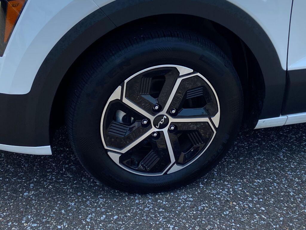 used 2024 Kia Niro car, priced at $25,671