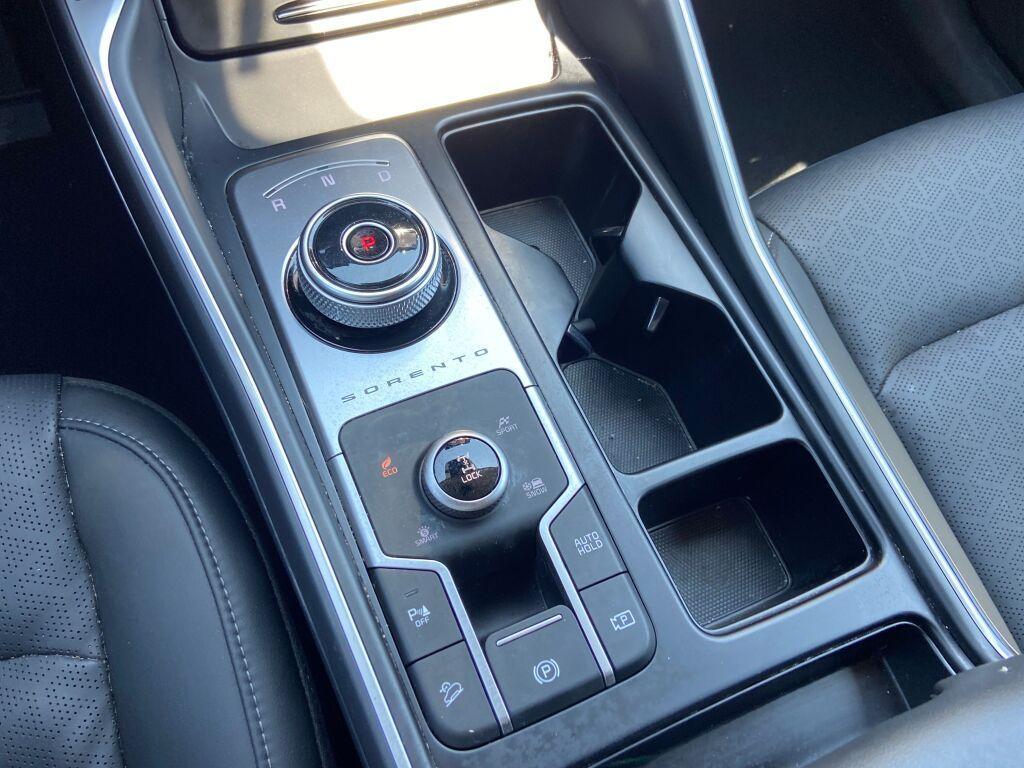 used 2022 Kia Sorento Hybrid car, priced at $29,993