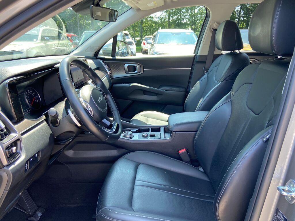 used 2022 Kia Sorento Hybrid car, priced at $29,993
