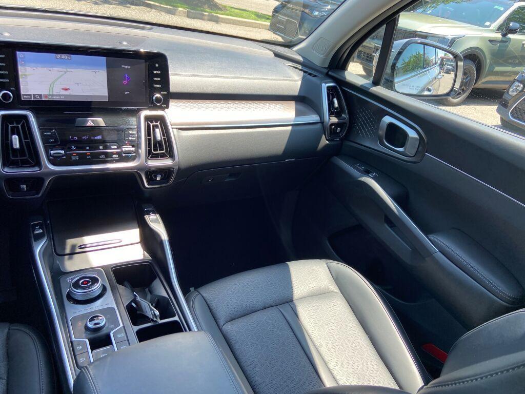 used 2022 Kia Sorento Hybrid car, priced at $29,993