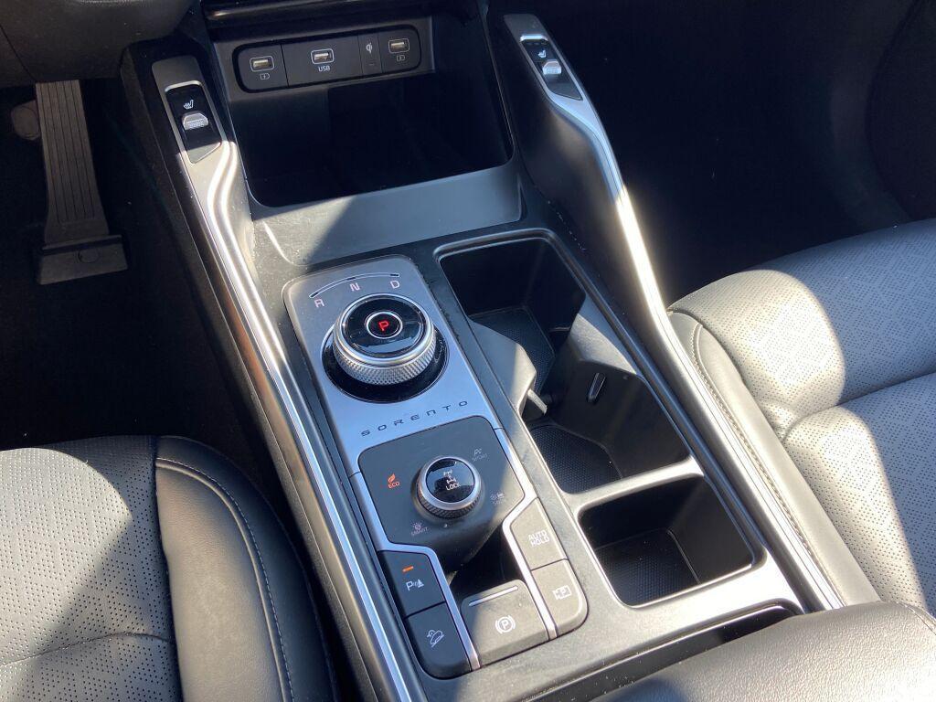 used 2023 Kia Sorento Hybrid car, priced at $29,961