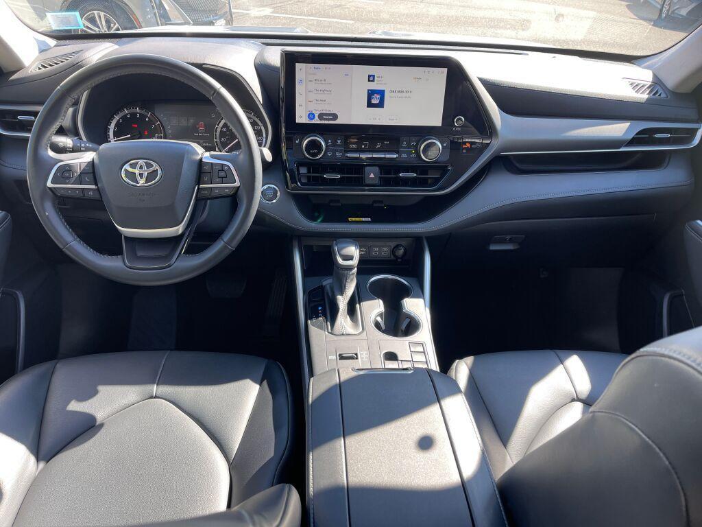 used 2023 Toyota Highlander car, priced at $39,991