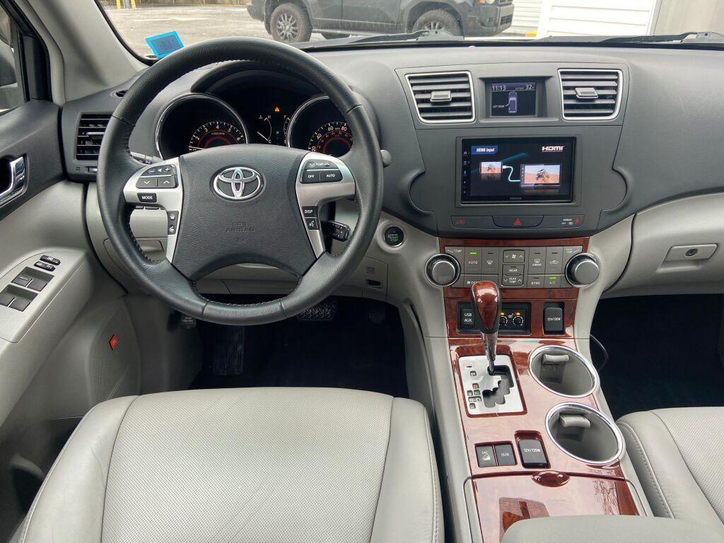 used 2012 Toyota Highlander car, priced at $19,991