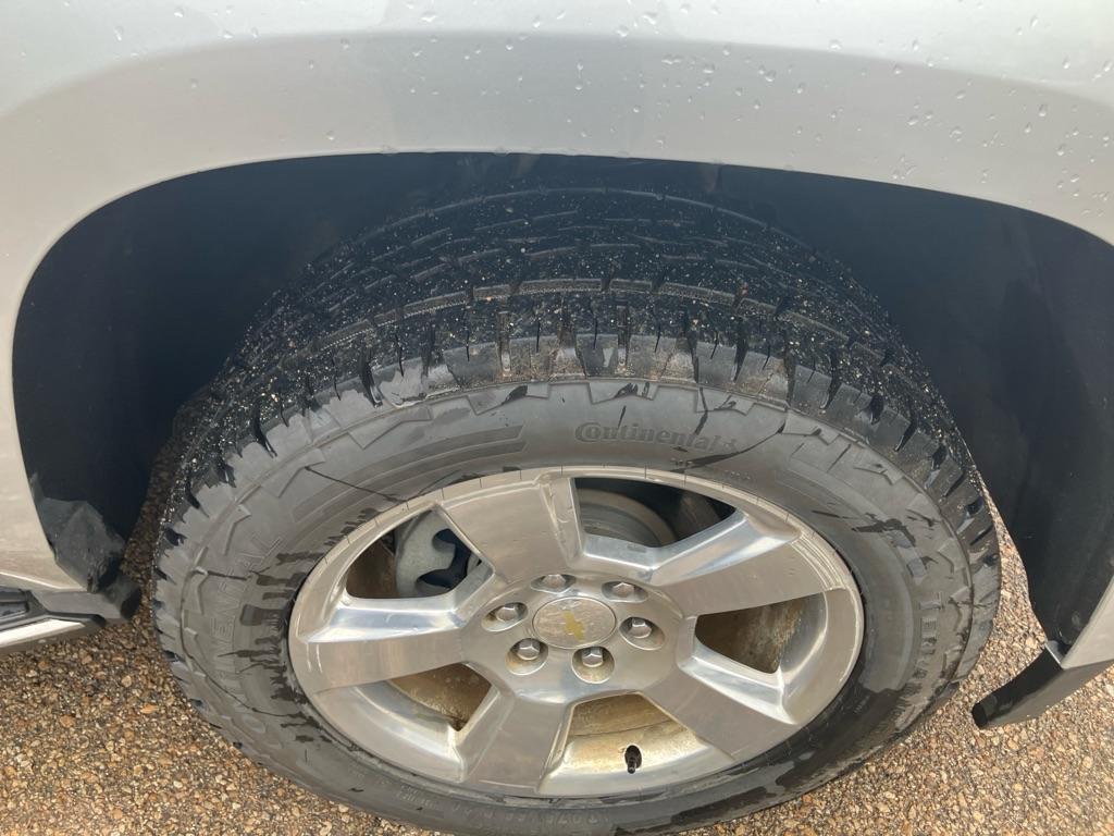 used 2018 Chevrolet Suburban car, priced at $22,395