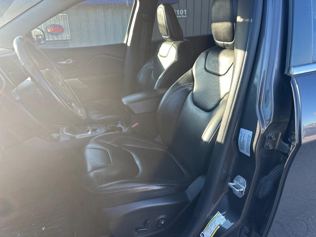 used 2018 Jeep Cherokee car, priced at $12,995