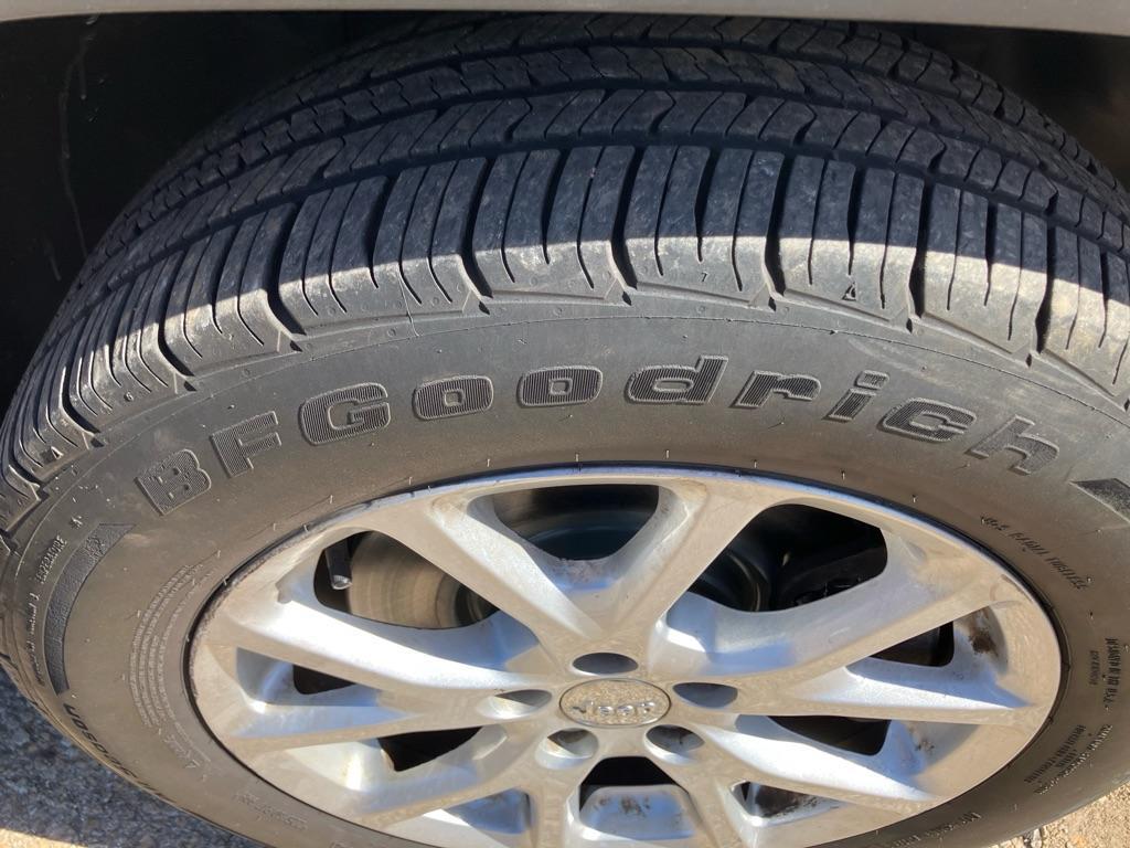 used 2017 Jeep Cherokee car, priced at $8,995