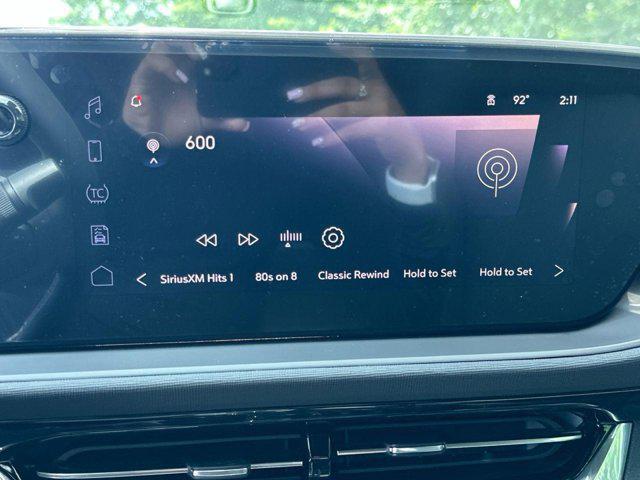 new 2025 Buick Envista car, priced at $27,000