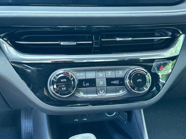 new 2025 Buick Envista car, priced at $27,000