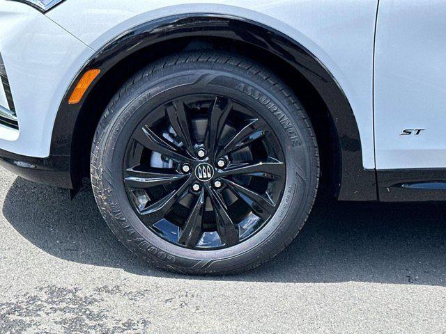 new 2025 Buick Envista car, priced at $27,000