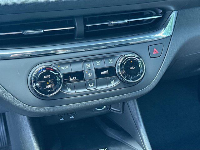 new 2025 Buick Envista car, priced at $24,000