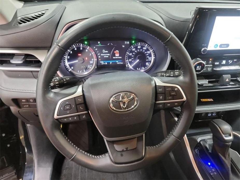 used 2023 Toyota Highlander car, priced at $37,000