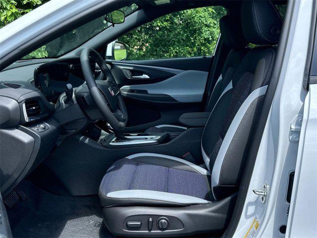 new 2025 Buick Envista car, priced at $24,000