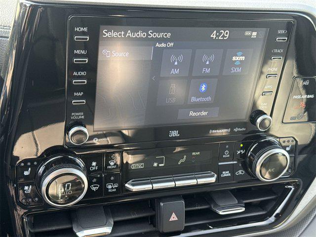 used 2021 Toyota Highlander car, priced at $28,500