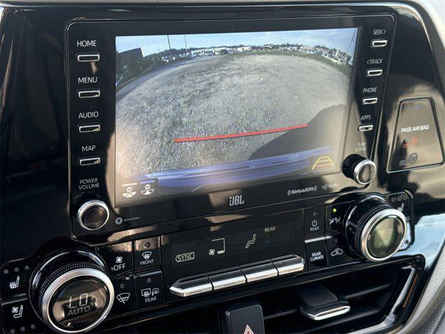 used 2021 Toyota Highlander car, priced at $28,500