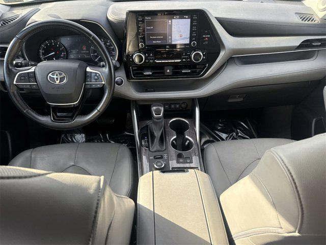used 2021 Toyota Highlander car, priced at $28,500