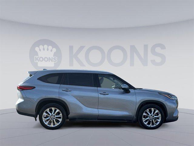 used 2021 Toyota Highlander car, priced at $28,500