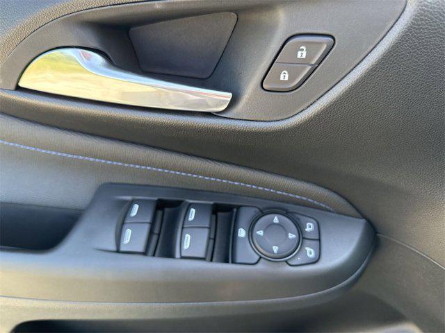 new 2025 Buick Envista car, priced at $26,000