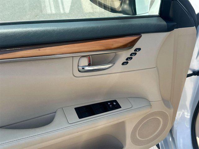 used 2015 Lexus ES 300h car, priced at $17,000