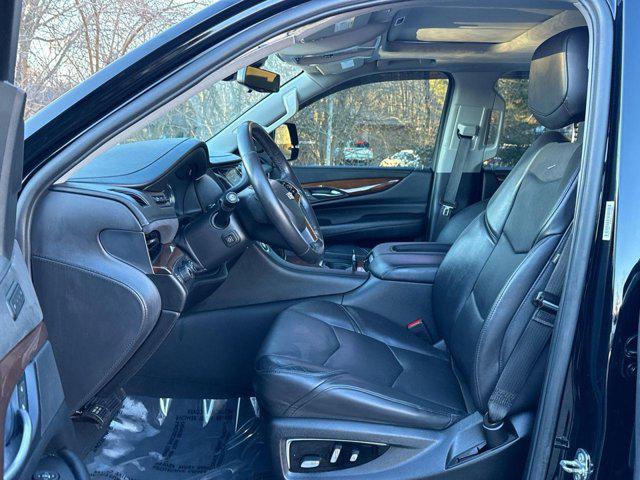 used 2020 Cadillac Escalade ESV car, priced at $33,800