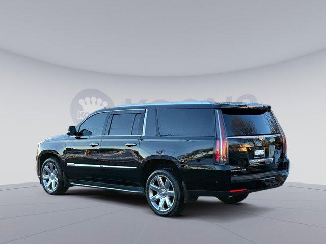 used 2020 Cadillac Escalade ESV car, priced at $33,800