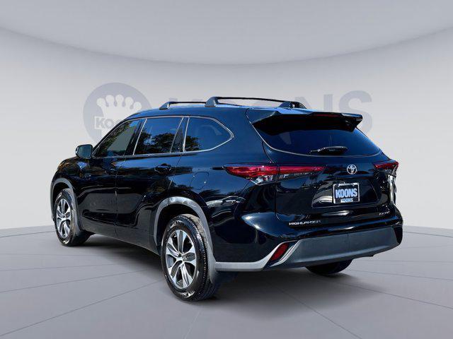 used 2021 Toyota Highlander car, priced at $31,800