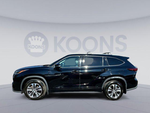 used 2021 Toyota Highlander car, priced at $31,800