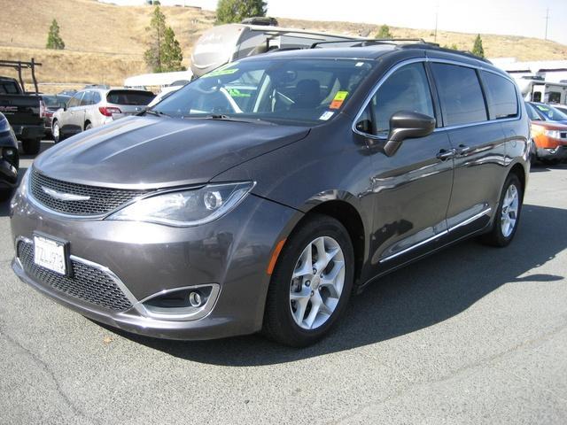 used 2017 Chrysler Pacifica car, priced at $11,700