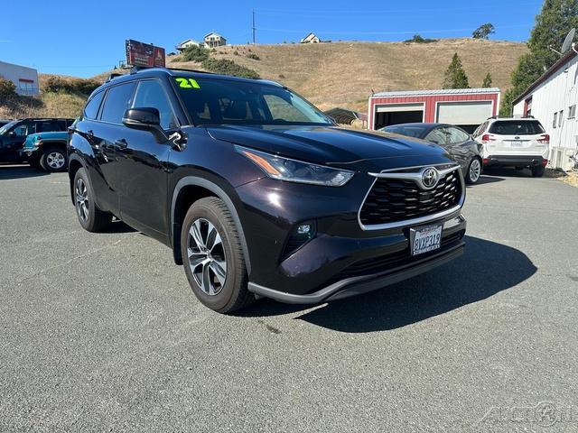 used 2021 Toyota Highlander car, priced at $34,700