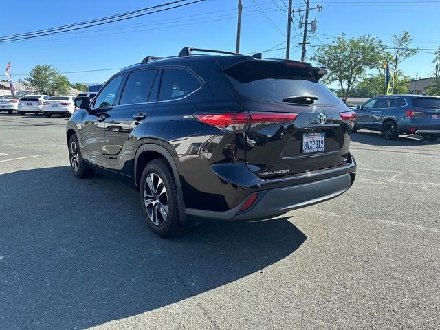 used 2021 Toyota Highlander car, priced at $34,700