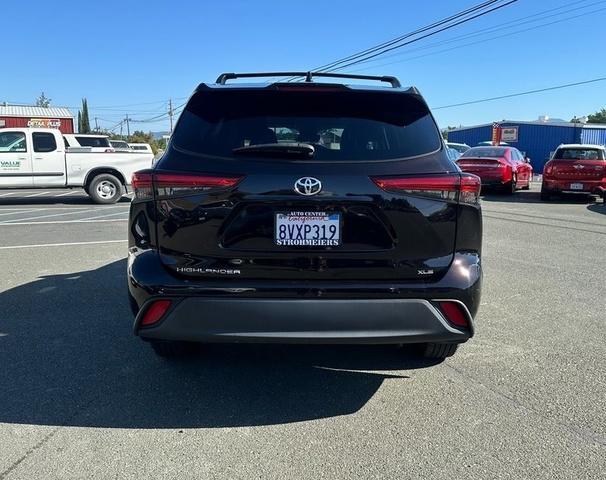 used 2021 Toyota Highlander car, priced at $34,700