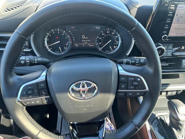 used 2021 Toyota Highlander car, priced at $34,700