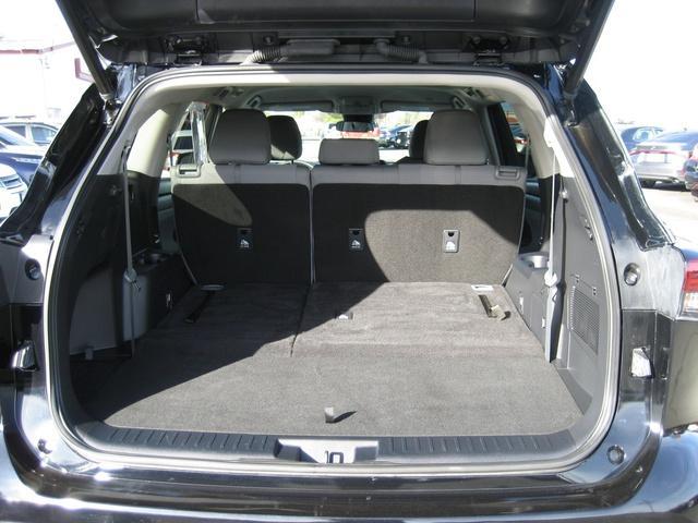 used 2023 Toyota Highlander car, priced at $36,500