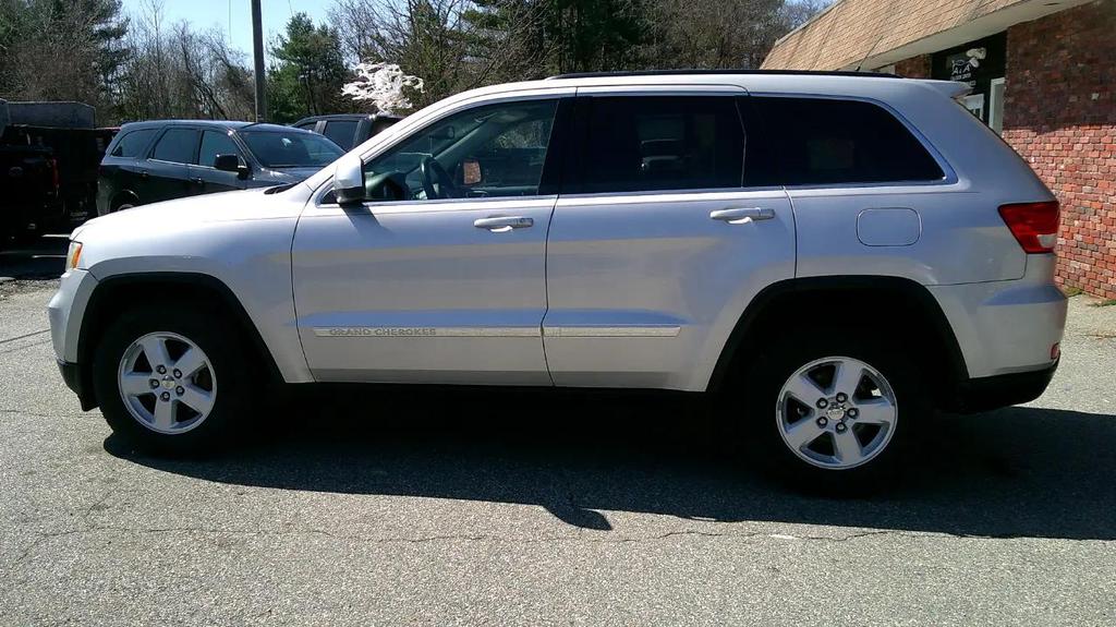 used 2012 Jeep Grand Cherokee car, priced at $7,990