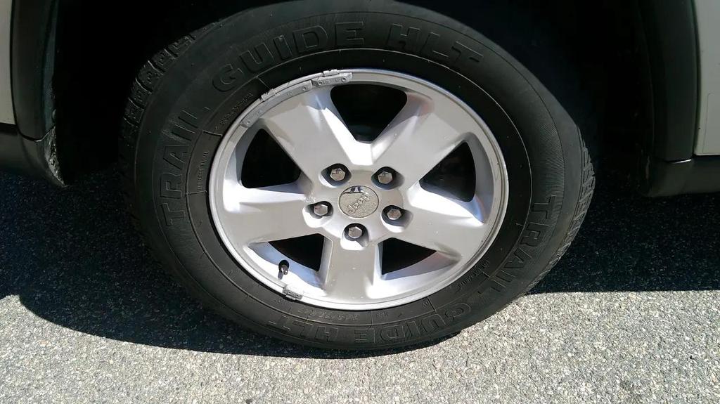 used 2012 Jeep Grand Cherokee car, priced at $7,990