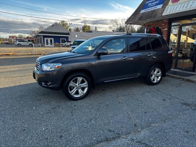 used 2010 Toyota Highlander car, priced at $11,490