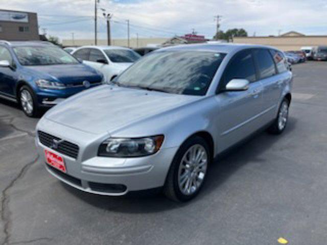 used 2006 Volvo V50 car, priced at $10,700