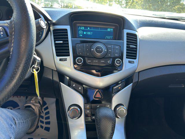 used 2014 Chevrolet Cruze car, priced at $8,500