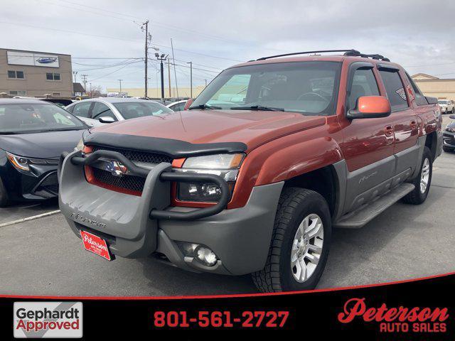 used 2002 Chevrolet Avalanche car, priced at $6,900