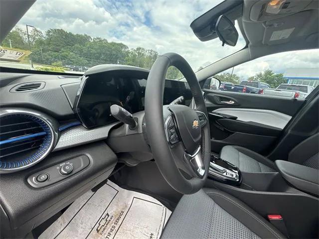 new 2025 Chevrolet Trax car, priced at $24,310